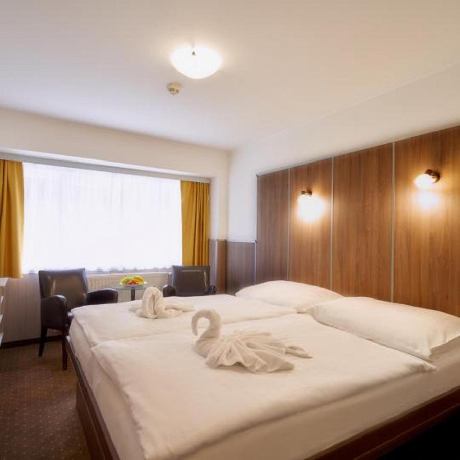 Wellness Hotel Green Paradise Brezova  ภายนอก รูปภาพ